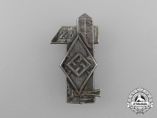 a_third_reich_period_hj_bann223_badge_d_9720