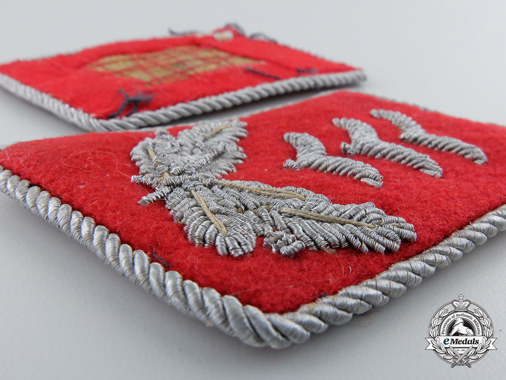a_set_of_luftwaffe_anti-_aircraft(_flak)_hauptmann_collar_tabs_d_979_1