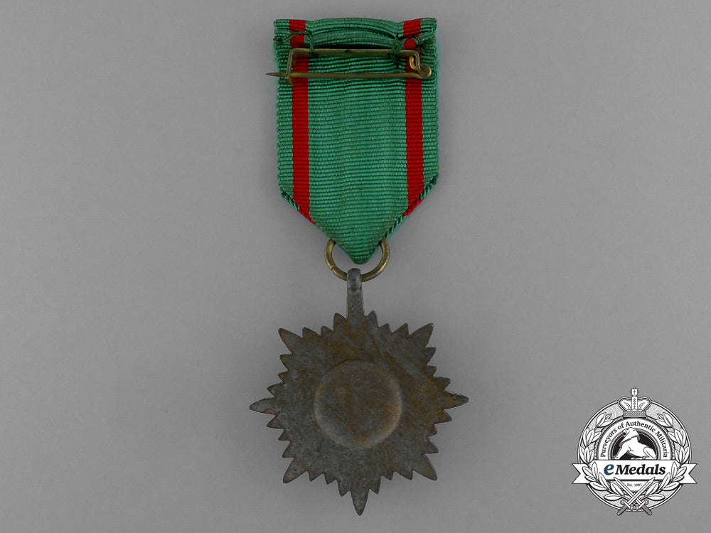 a_gold_grade_eastern_people_bravery_decoration;2_nd_class_by_r._wächtler&_lange_in_its_packet_of_issue_d_9865_1