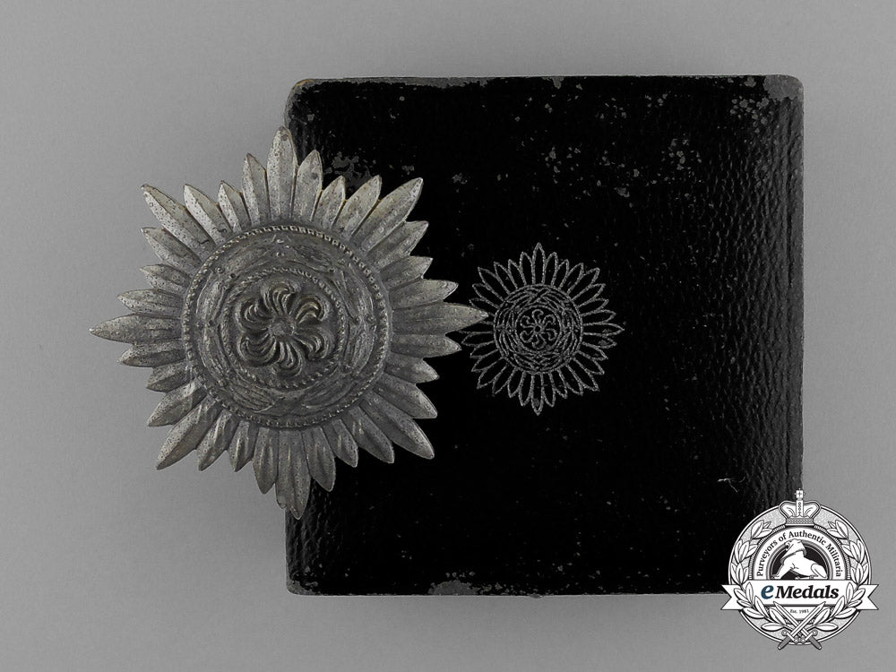 a_silver_grade_eastern_people_bravery_decoration;1_st_class_by_r._wächtler&_lange_in_its_case_of_issue_d_9895_2