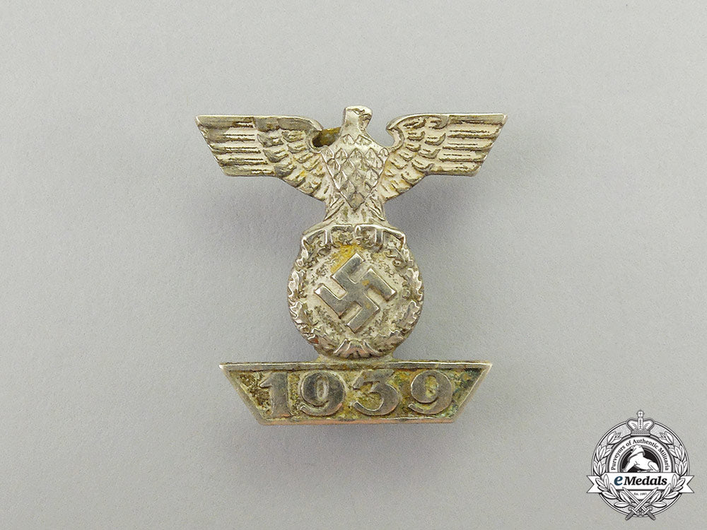 an_iron_cross1914_second_class_with_a_reduced_size_spange_iron_cross1939_dd_1320