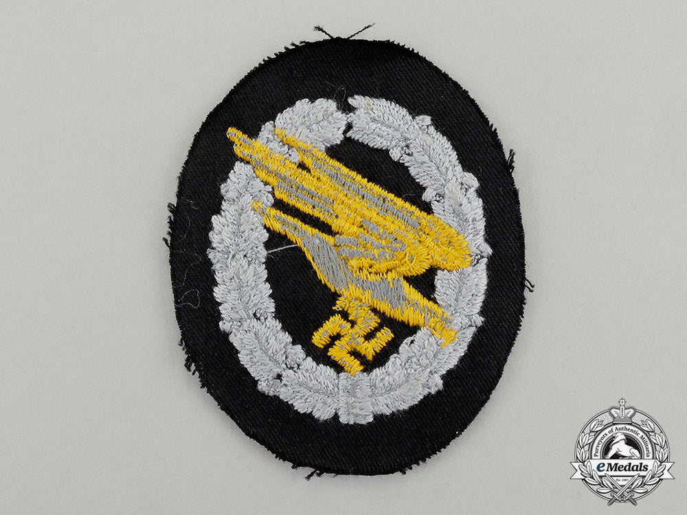 a_mint_and_unissued_luftwaffe_fallschirmjäger/_paratrooper_badge;_cloth_version_dd_1330