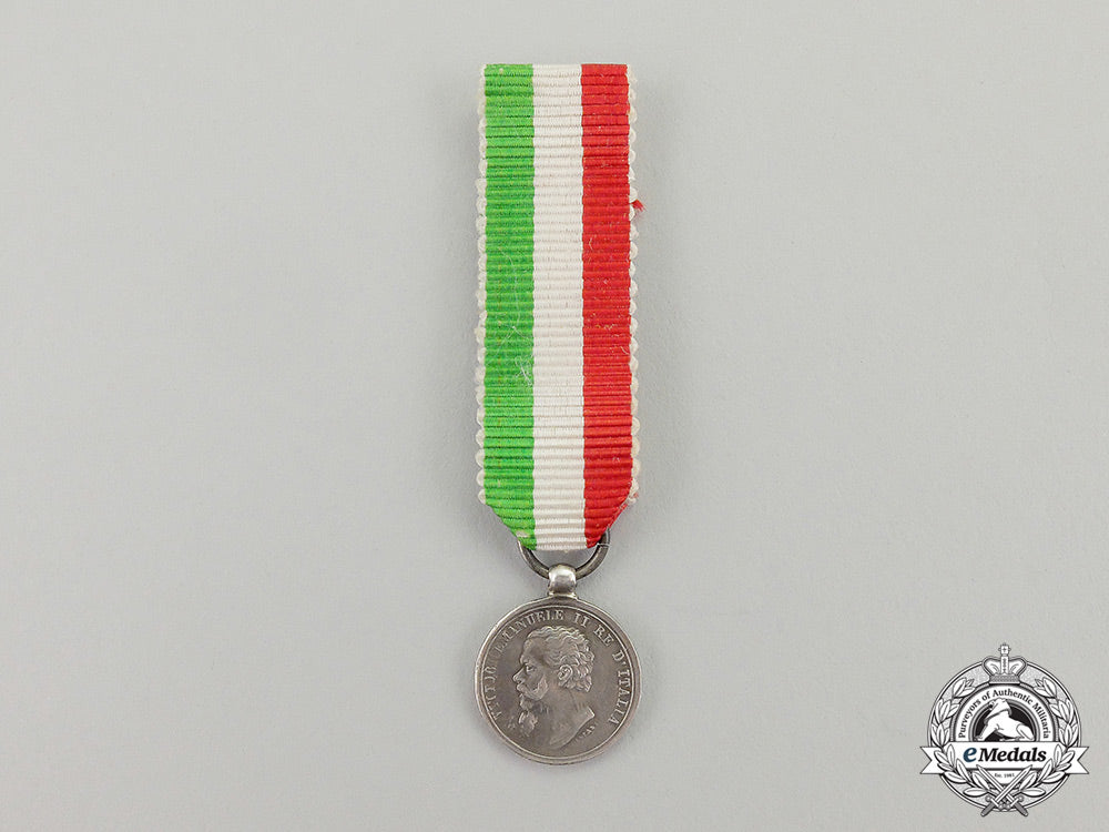 italy,_kingdom._an1859_italian_independence_medal_with_miniature_dd_1465