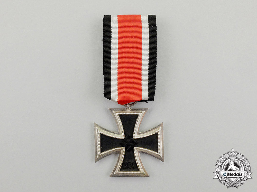 an_absolutely_mint_and_unissued_iron_cross1939_second_class_dd_3145