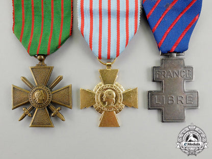 a_lot_of_three_french_medals_dd_3334