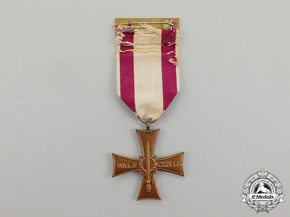 poland._a_cross_of_valor;_second_war_type_dd_3372