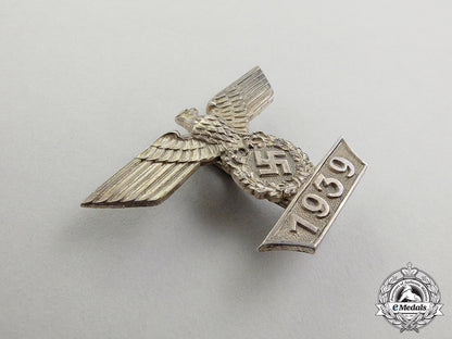 germany,_third_reich._a_clasp_to_the_iron_cross1939_first_class;_first_type_by“_boerger&_co.”_dd_3389_1_1