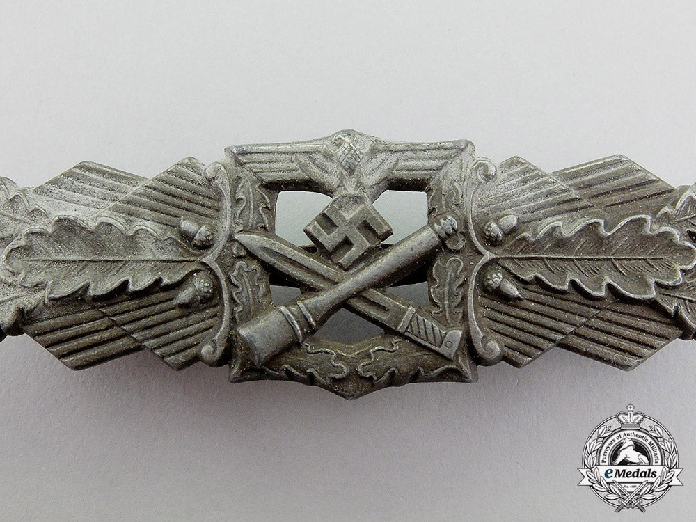 a_bronze_grade_close_combat_clasp_by_friedrich_linden_of_lüdenscheid_dd_3393