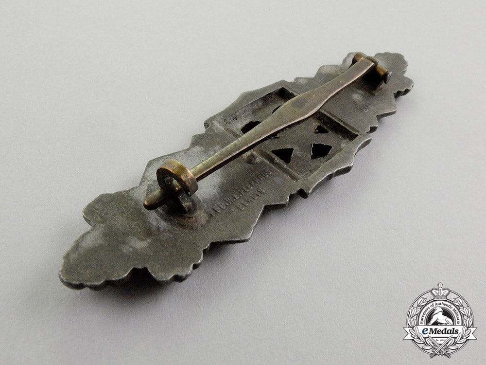 a_bronze_grade_close_combat_clasp_by_friedrich_linden_of_lüdenscheid_dd_3395