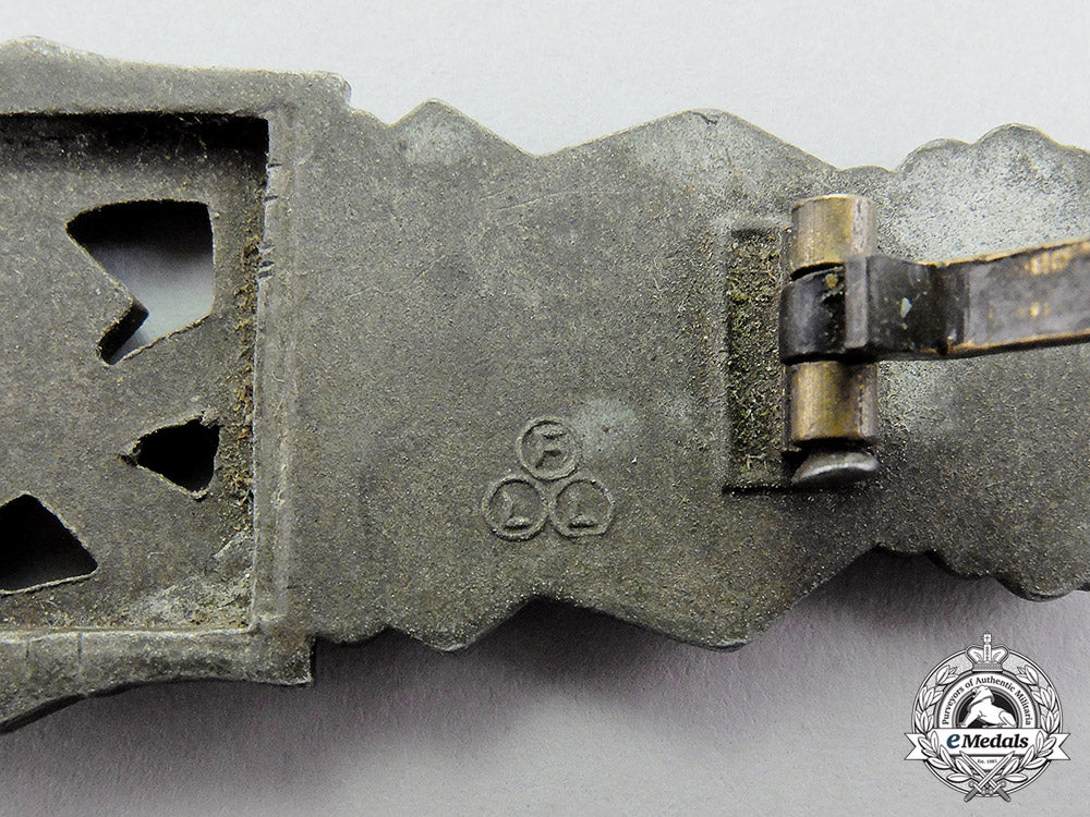 a_bronze_grade_close_combat_clasp_by_friedrich_linden_of_lüdenscheid_dd_3398