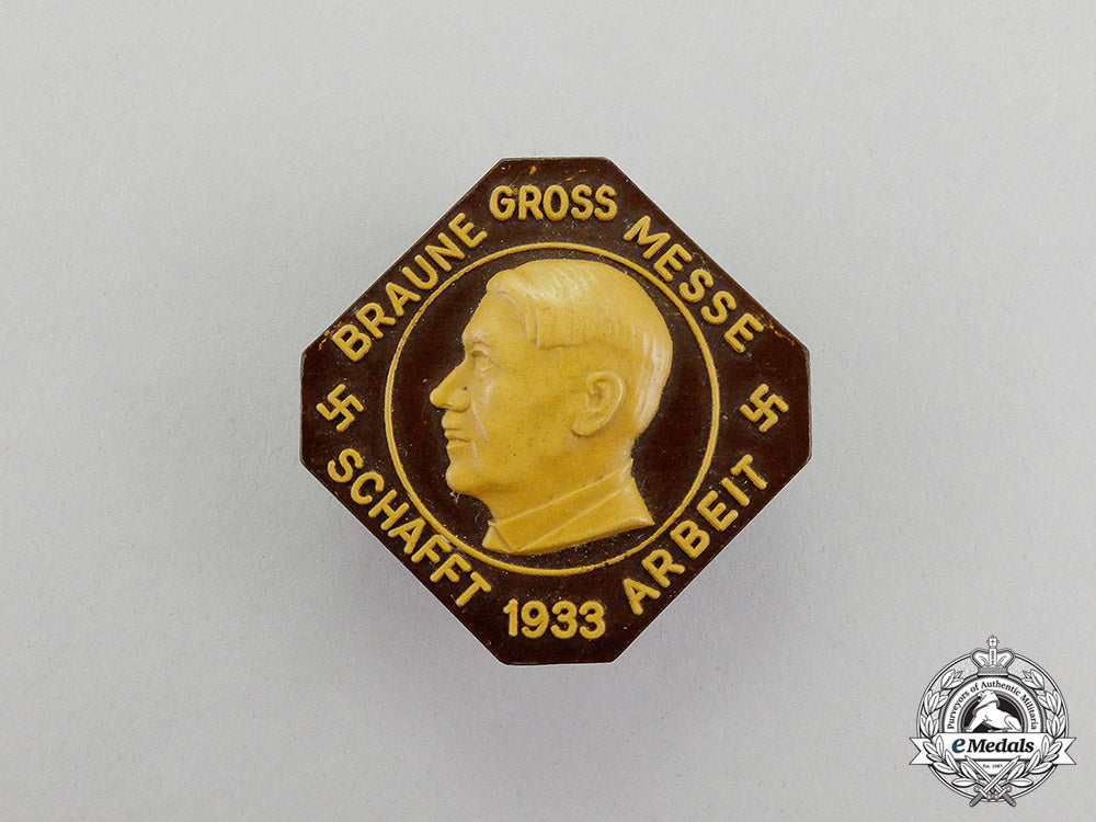 a1933“_the_great_brown_exhibition_makes_jobs”_badge;_numbered_dd_3522