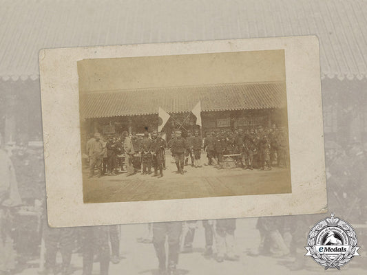 japan._a_first_war_period_photo_of_soldiers_standing_in_a_courtyard_dd_3642