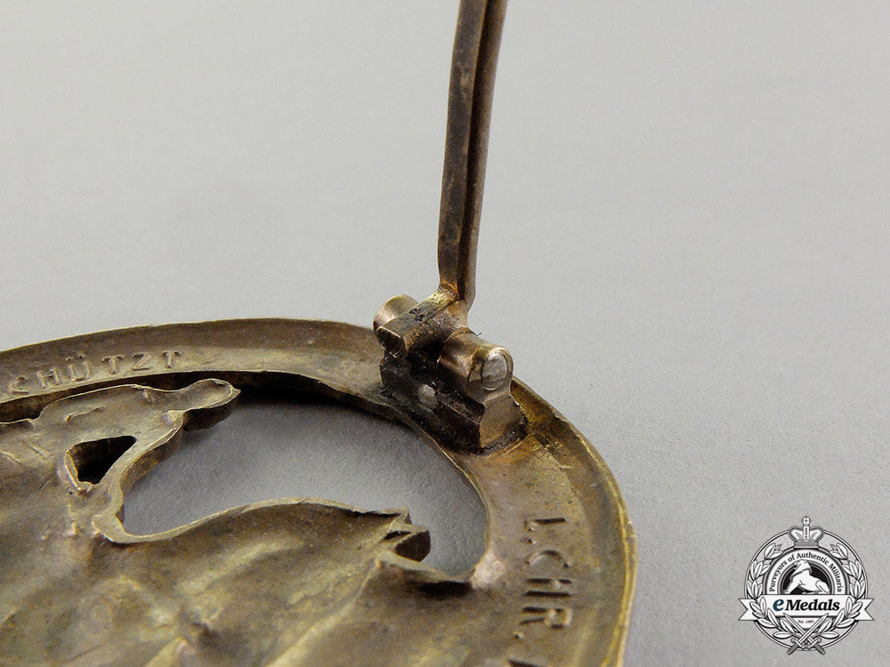 a_german_horse_driver's_badge,_silver_grade_dd_3864