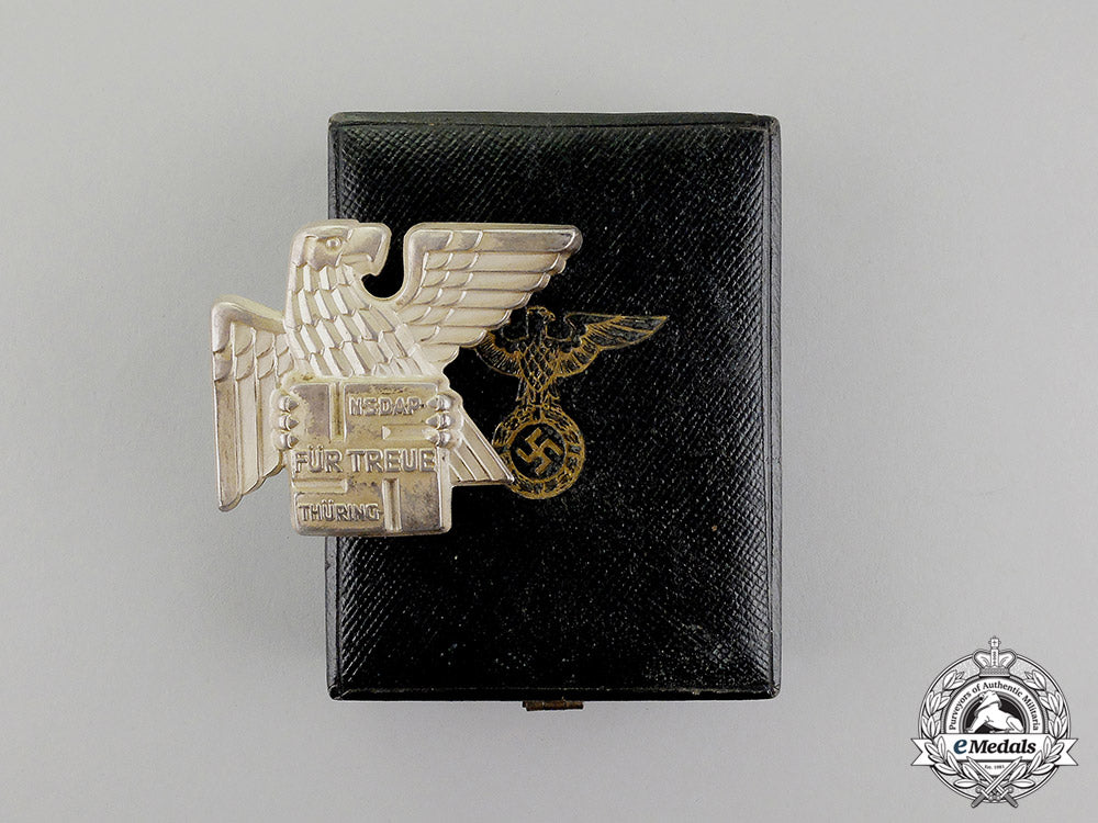 germany,_nsdap._a_gau_honor_badge_thüringen;_numbered_with_case_dd_3923