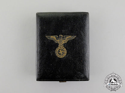 germany,_nsdap._a_gau_honor_badge_thüringen;_numbered_with_case_dd_3933