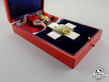 germany._a_german_social_welfare_decoration,1_st_class,_by_gebr._godet&_co.,_in_case_of_issue,_dd_5435