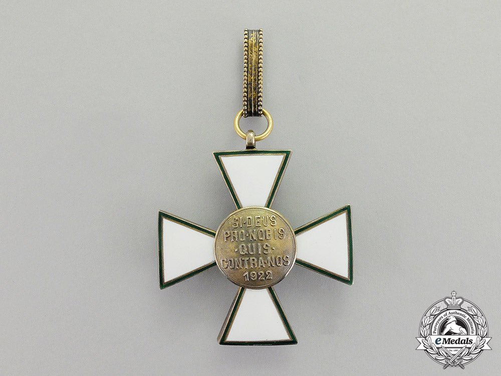 hungary._an_order_of_merit,2_nd_class_commander's_neck_badge(1935-1949),_in_case_of_issue_dd_5644