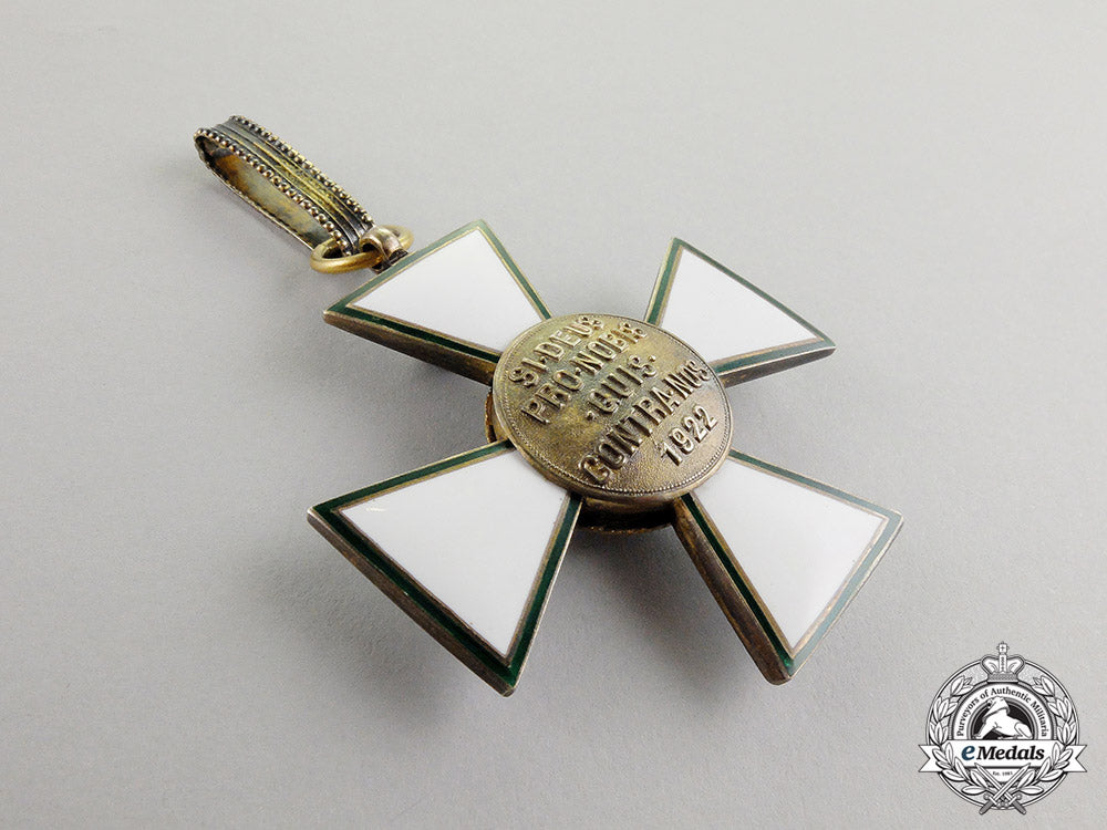 hungary._an_order_of_merit,2_nd_class_commander's_neck_badge(1935-1949),_in_case_of_issue_dd_5646