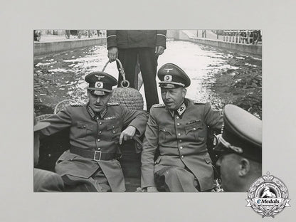 germany._a_collection_of_nine_customs_officials_photographs,_c.1938_dd_5718