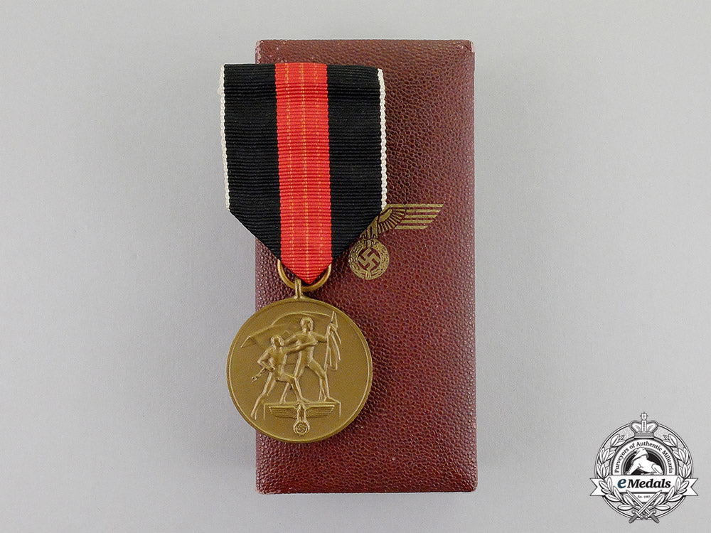 germany._an1938_entry_into_the_sudetenland_commemorative_medal_in_its_case_of_issue_dd_5827