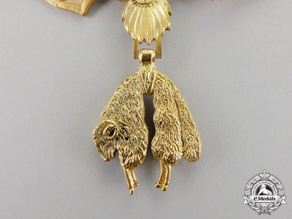 spain._an_order_of_the_golden_fleece,_collar_chain,_c.1970_dd_5859