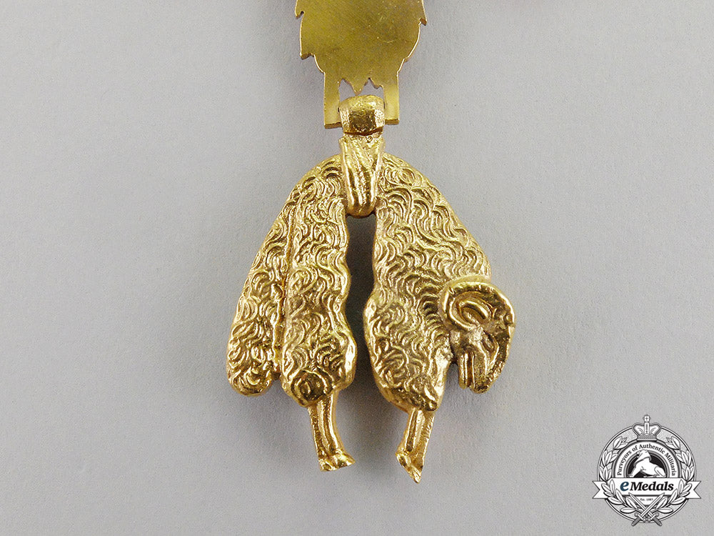 spain._an_order_of_the_golden_fleece,_collar_chain,_c.1970_dd_5860