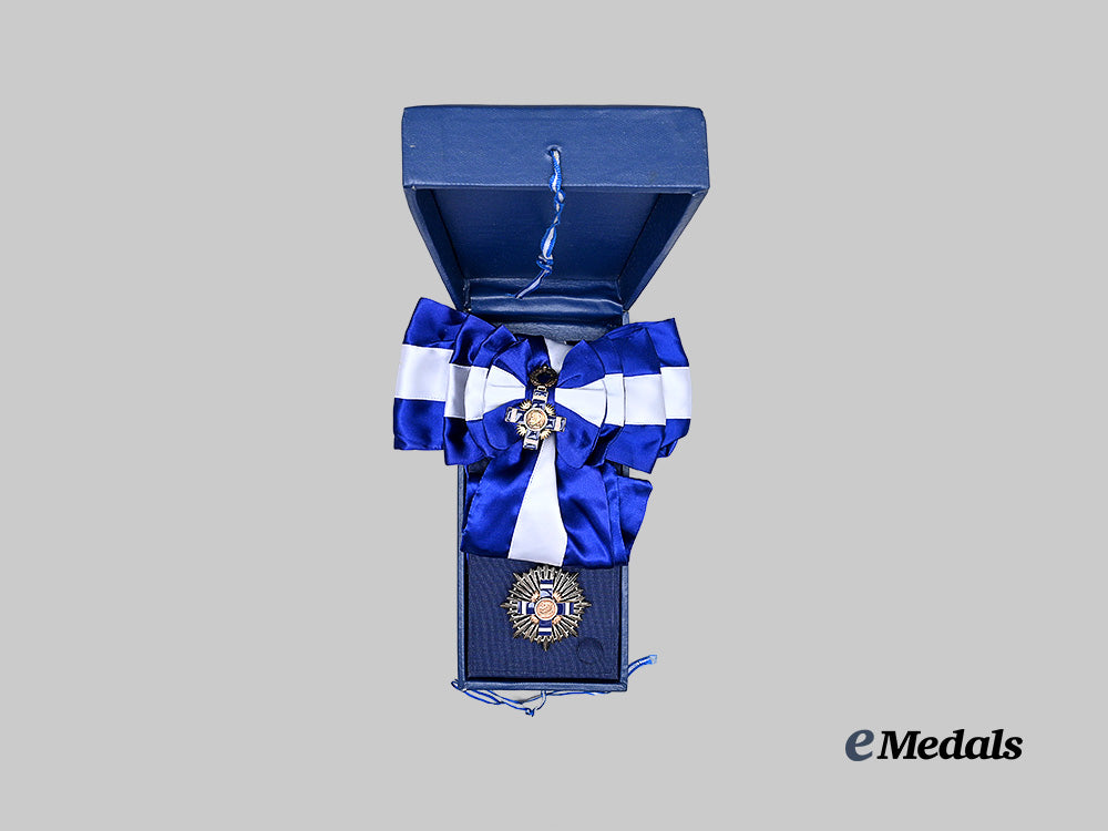 el_salvador,_republic._a_national_order_of_josé_matías_delgado,_grand_cross_set_in_case_e_medals__w8668_3