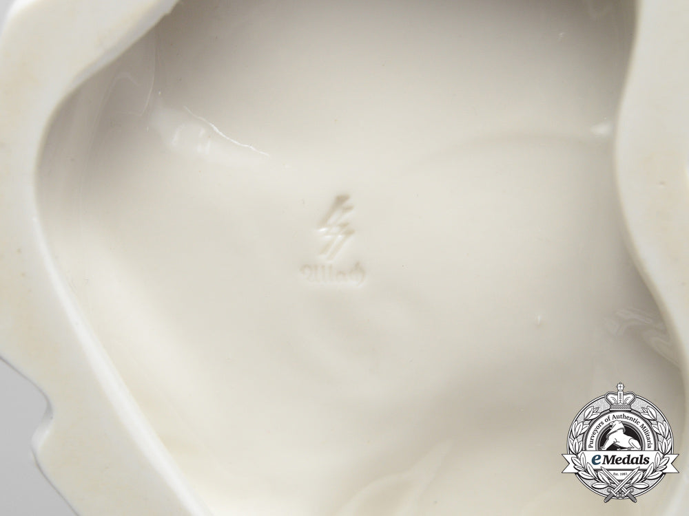an_allach_porcelain_moriskentanzer;"_burgunder"_dsc_0265