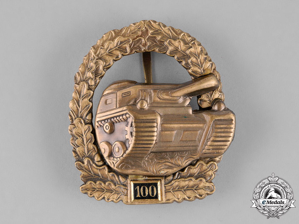 germany,_wehrmacht._a_special_grade_tank_assault_badge_for100_engagements,1957_version_dsc_0400