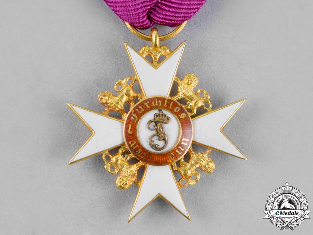 württemberg._an_order_of_the_crown_in_gold,_knight’s_cross_with_lions,_c.1900_dsc_1005_1