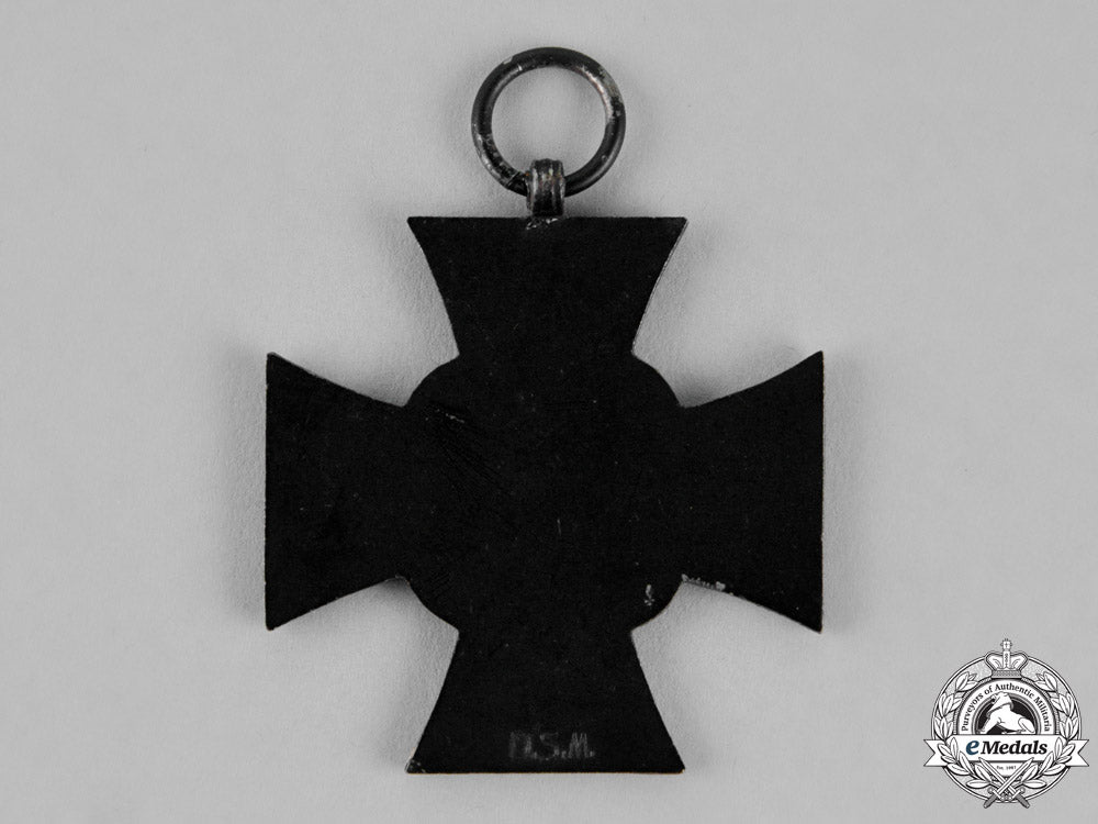 prussia,_state._a_grouping_of_a_widow’s_hindenburg_cross_and_a_centennial_medal_dsc_1025