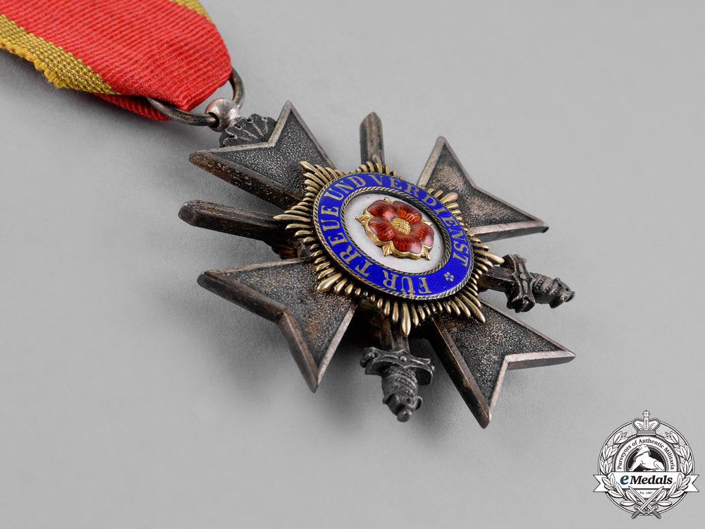 lippe,_principality._a_princely_houseorder_honour_cross_fourth_class_with_swords,_c.1916_dsc_1067