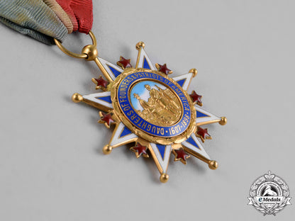 united_states._a_daughters_of_the_founders_and_patriots_of_america_membership_badge_in_gold_dsc_1451_1_1