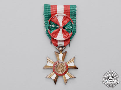 madagascar,_malagasy_republic._a_national_order,_officer,_c.1965_dsc_2027