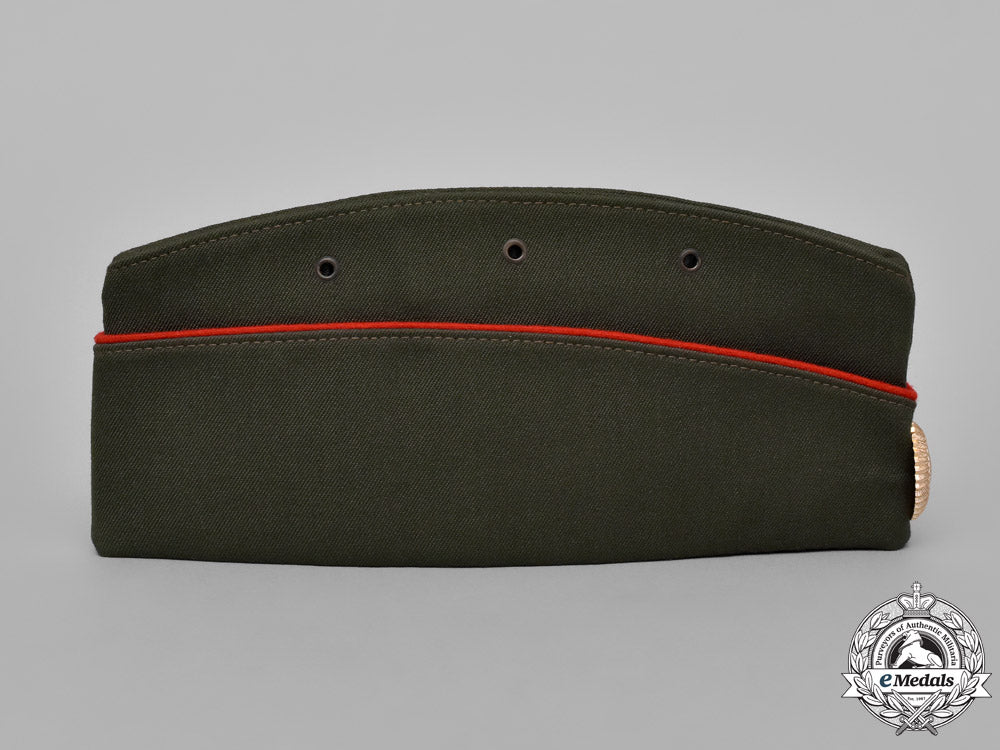 russia,_federation._a_pilotka_field_service_type_cap_with_vdv_eagle(_airborne)&_marines_badge_dsc_2361