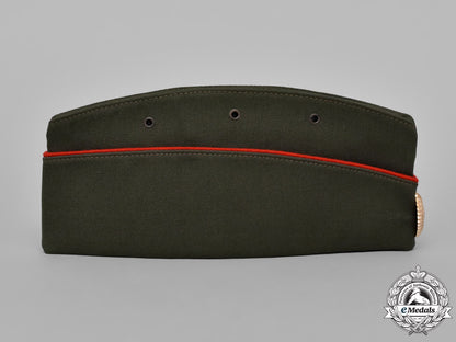 russia,_federation._a_pilotka_field_service_type_cap_with_vdv_eagle(_airborne)&_marines_badge_dsc_2361