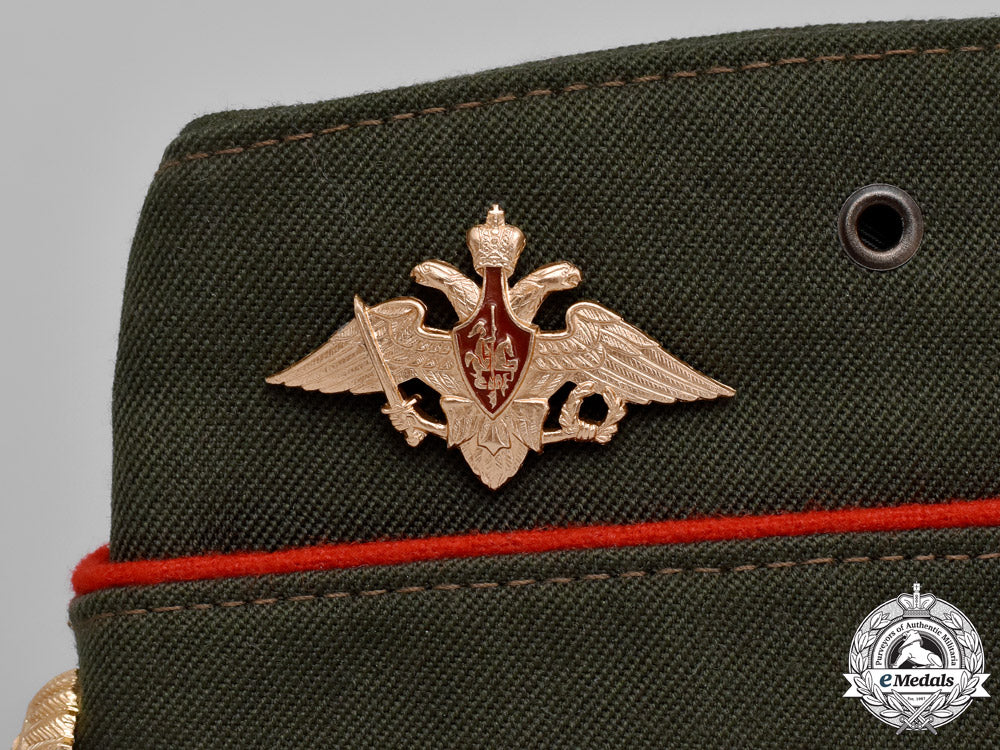 russia,_federation._a_pilotka_field_service_type_cap_with_vdv_eagle(_airborne)&_marines_badge_dsc_2365