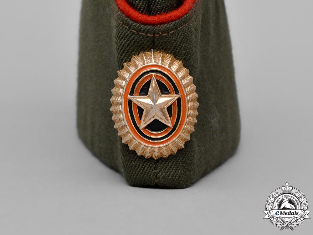 russia,_federation._a_pilotka_field_service_type_cap_with_vdv_eagle(_airborne)&_marines_badge_dsc_2367