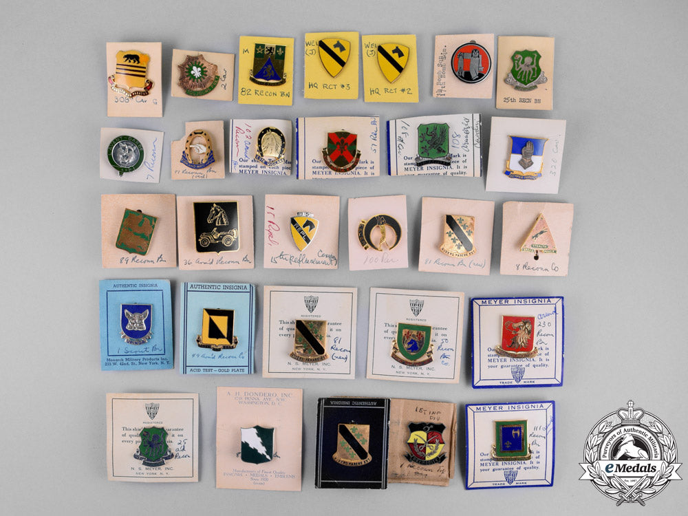 united_states._a_lot_of_twenty-_nine_regimental_insignia_badges_dsc_2671