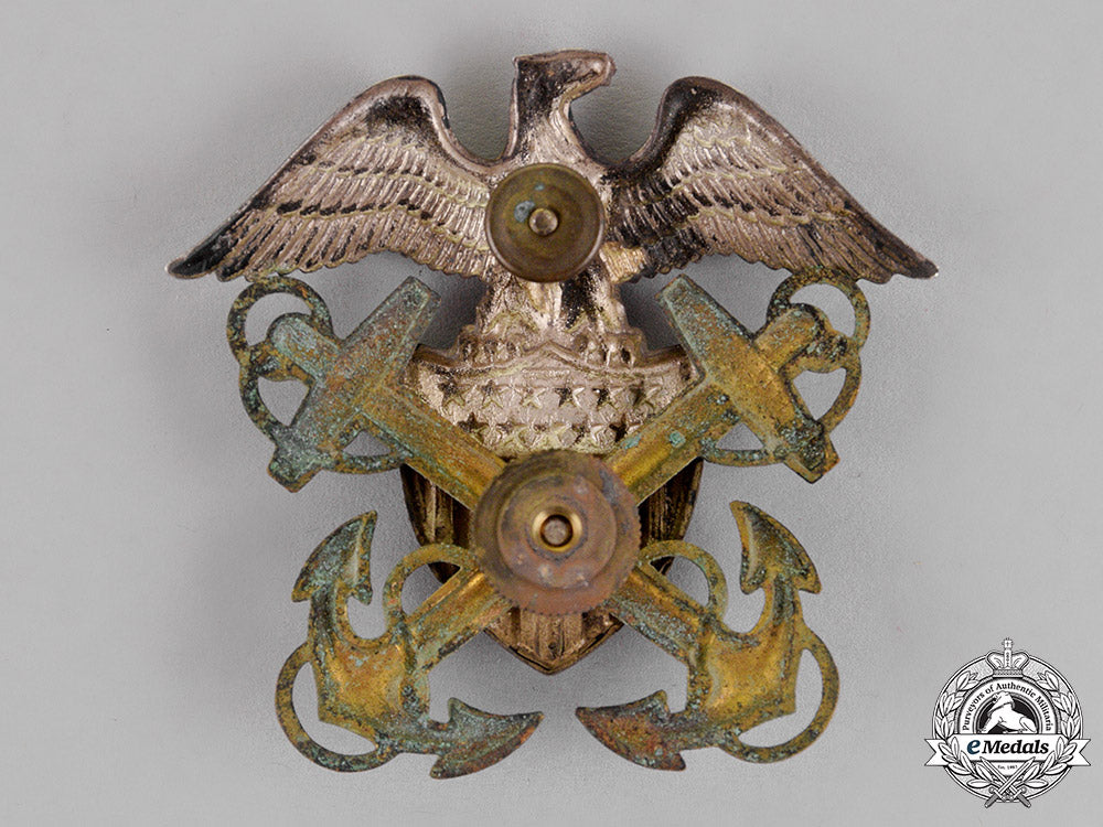 united_states._a_navy_officer's_cap_badge,_c.1941_dsc_4093