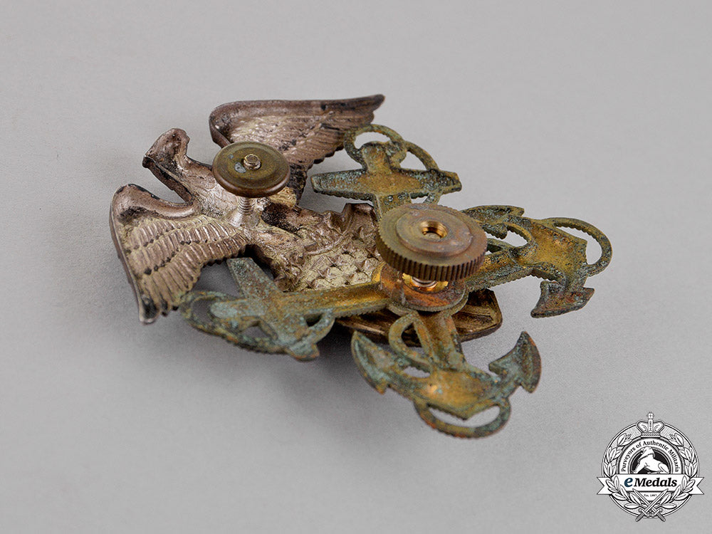 united_states._a_navy_officer's_cap_badge,_c.1941_dsc_4094