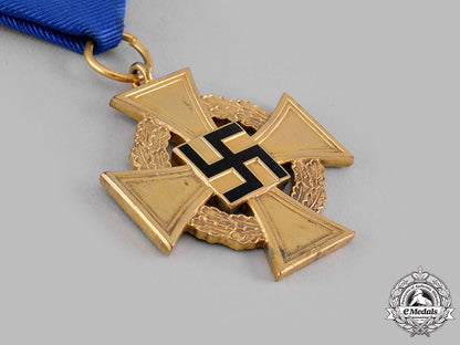 germany,_third_reich._a_civil_service40-_year_faithful_service_cross_with_case_dsc_4911_2_1