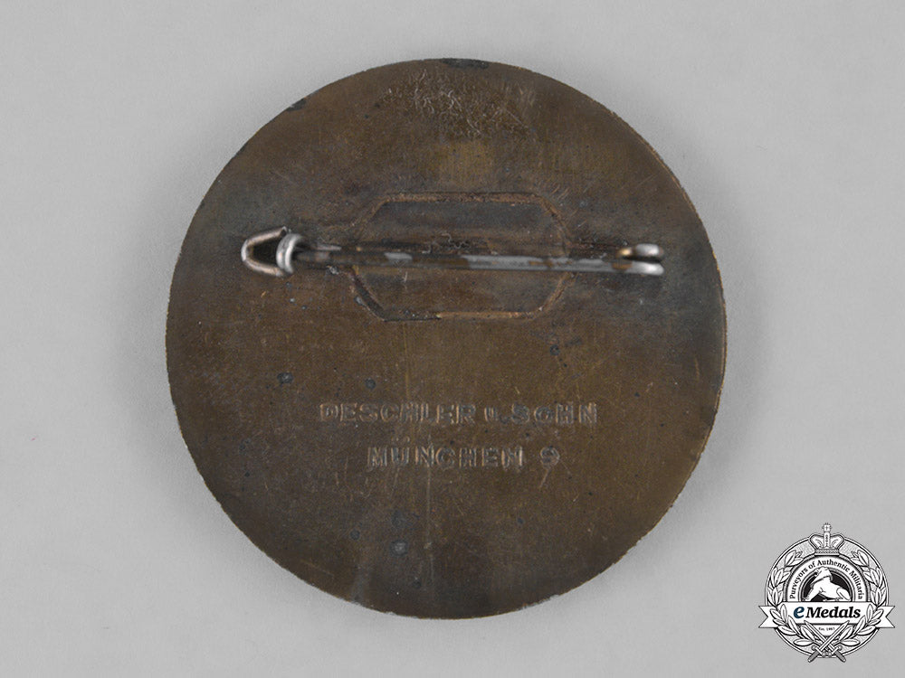 germany._a1936_nsdap_national_party_day_badge_by_deschler&_sohn_dsc_5165