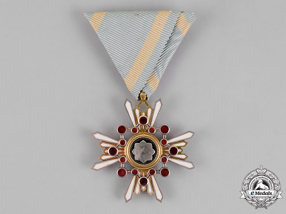 japan,_empire._an_order_of_the_sacred_treasure,5_th_class,_c.1920_dsc_5777