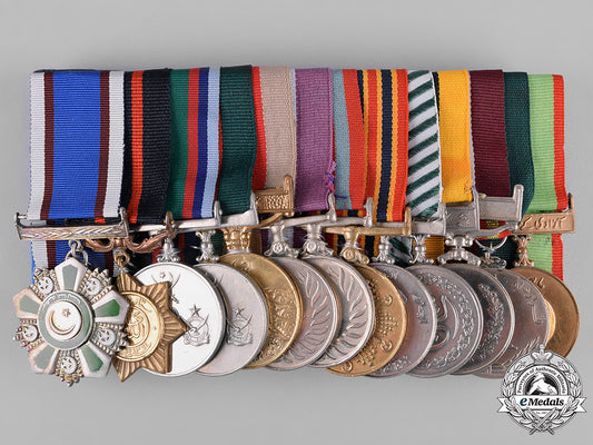 pakistan,_republic._a_thirteen_piece_campaign_medal_bar_dsc_6274_2_