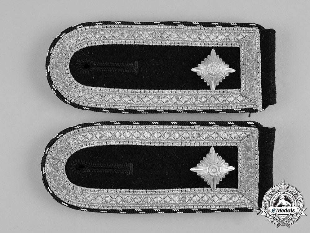 germany,_heer._a_pair_of_rare_armoured_combat_engineer_sergeant_shoulder_boards_dsc_6756