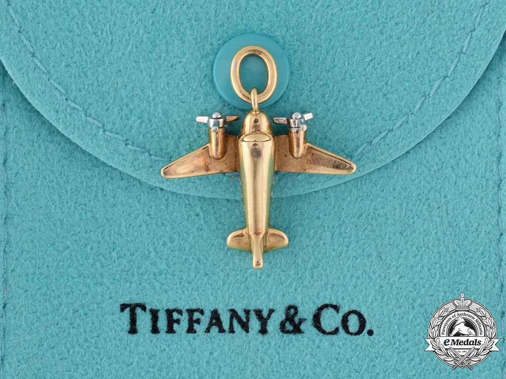 united_states._an_airplane_pendant_in18_k_gold_with_diamonds,_by_tiffany&_co._dsc_7132_1