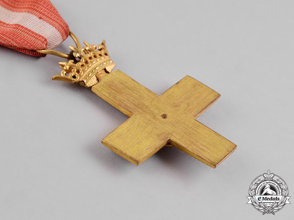 spain,_franco_era._an_order_of_military_merit,1_st_class_cross_with_red_distinction_for_pensioners,_c.1950_dsc_7219