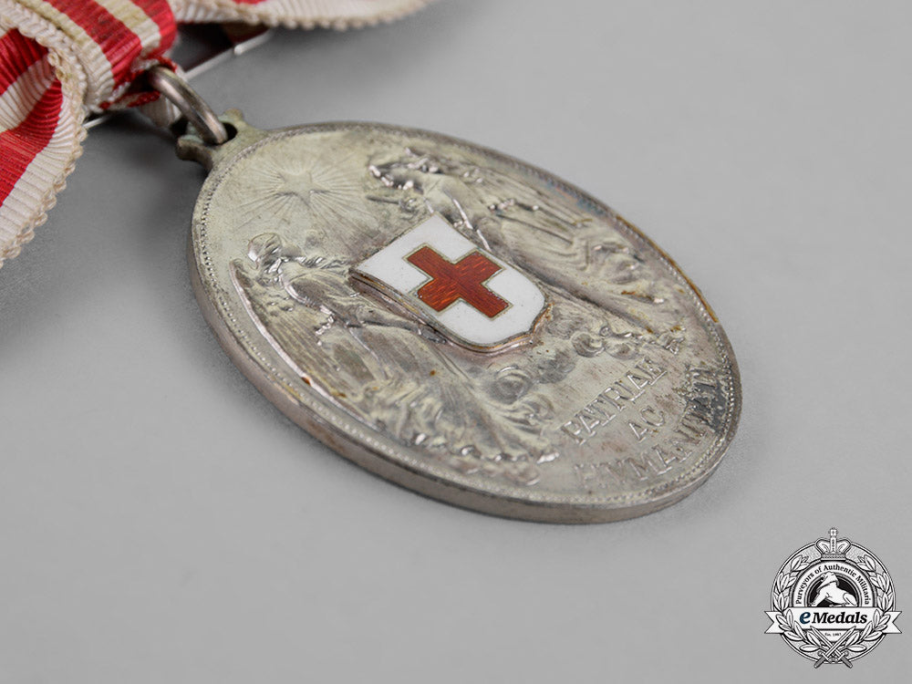 austria,_empire._an_honour_decoration_of_the_red_cross,_silver_grade,_on_a_lady’s_ribbon,_c.1915_dsc_8699