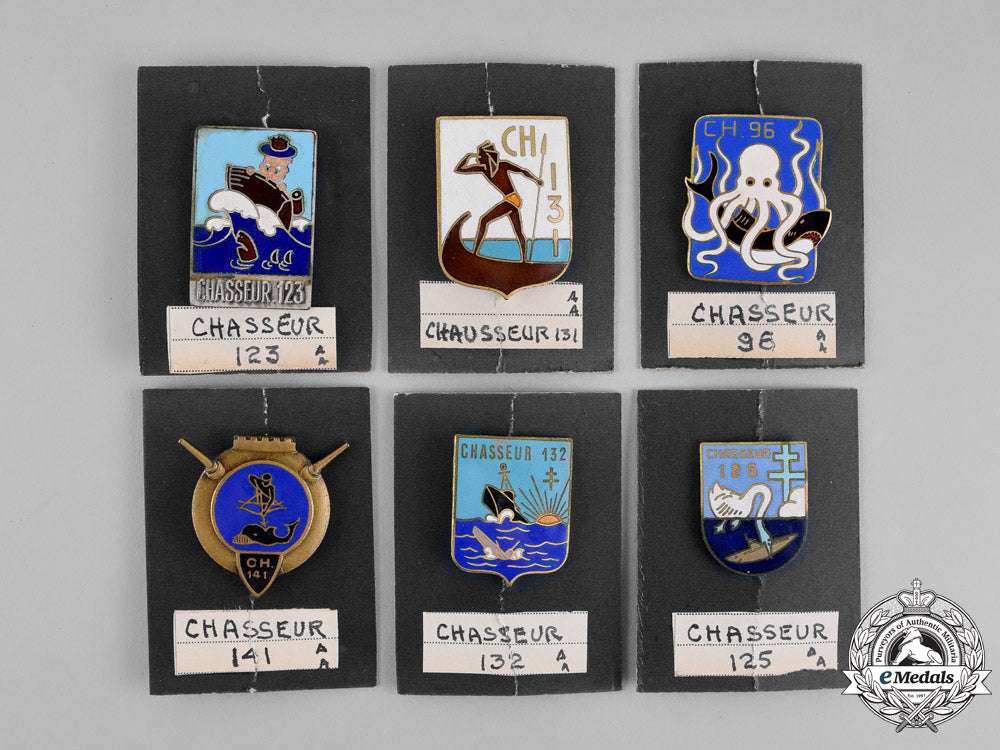 france._a_lot_of_six_french_navy"_chasseur"(_submarine_hunter)_badges_dsc_9205